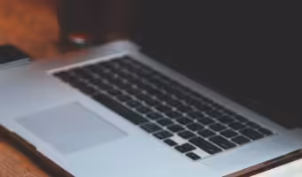Billede computer macbook marketing advokat